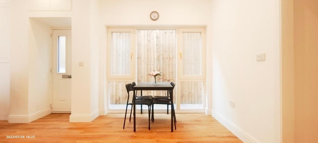 Phlox Garden Apartment Sutton  Bagian luar foto